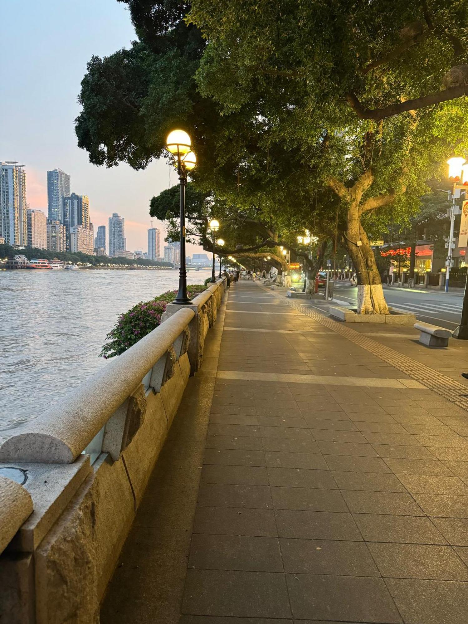 Apartment Waifiden Duplex Zhongyong Jinyu Branch-free Shuttle Bus During The Fair Guangzhou